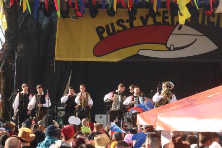 PUSTNI KARNEVAL PUSTOLETJE 99 FOTO LJUBO VUKELIČ